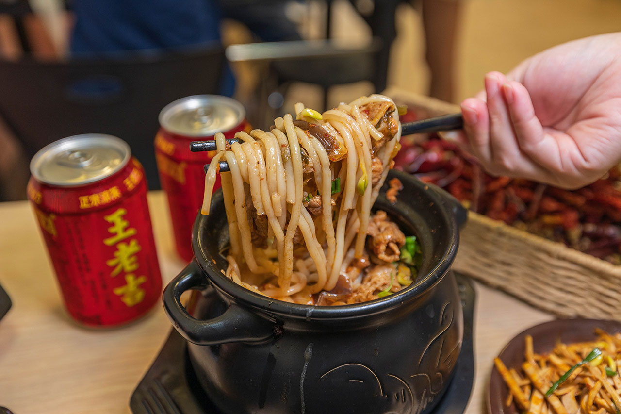 川麵道北平店｜台中正宗四川味罐罐米線，7種特調湯頭獨特泡椒辛香料陶罐燉煮砂鍋，一吃上癮的台中北屯美食推薦 41