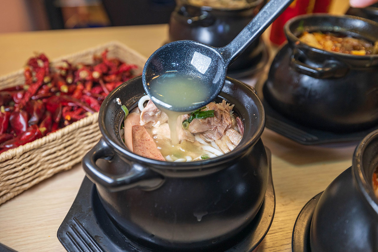 川麵道北平店｜台中正宗四川味罐罐米線，7種特調湯頭獨特泡椒辛香料陶罐燉煮砂鍋，一吃上癮的台中北屯美食推薦 61
