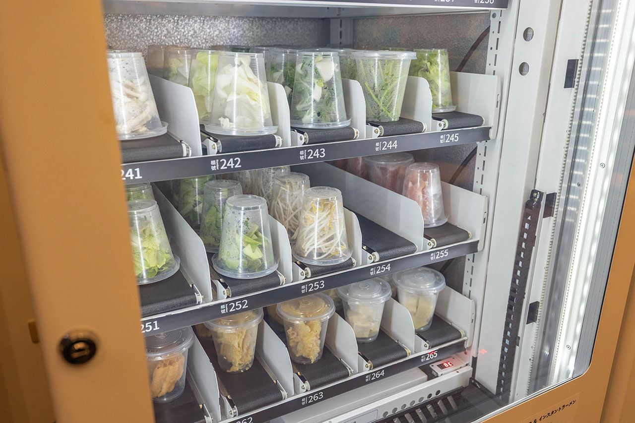【台中北屯美食推薦】深夜食堂新選擇「遊盒麵崇德店」24小時自助韓式泡麵：10元起小菜！麻辣鴨血、爆漿甜點讓你吃好吃滿，必收台中深夜美食 177