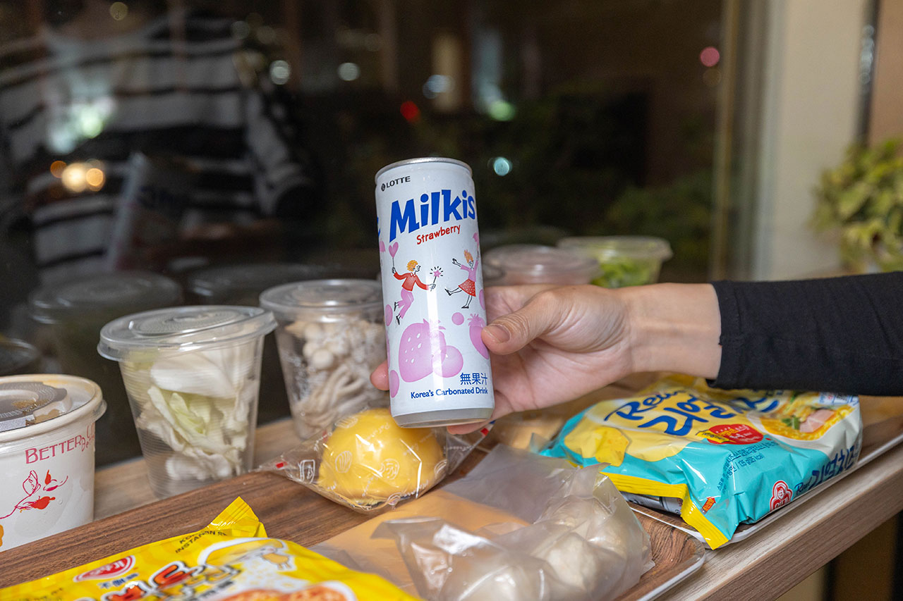 【台中北屯美食推薦】深夜食堂新選擇「遊盒麵崇德店」24小時自助韓式泡麵：10元起小菜！麻辣鴨血、爆漿甜點讓你吃好吃滿，必收台中深夜美食 239