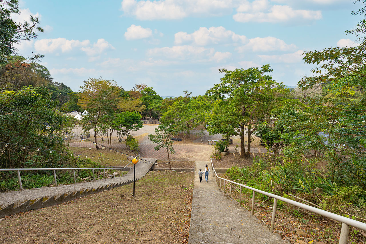 不遠山莊|苗栗三義超美台灣合掌村,露營野奢營火烤肉聚餐,跳跳床、滑梯,超美鹿角咖啡吃喝玩樂一次滿足!2026苗栗景點推薦 248 不遠山莊|苗栗三義超美台灣合掌村,露營野奢營火烤肉聚餐,跳跳床、滑梯,超美鹿角咖啡吃喝玩樂一次滿足!2026苗栗景點推薦 247
