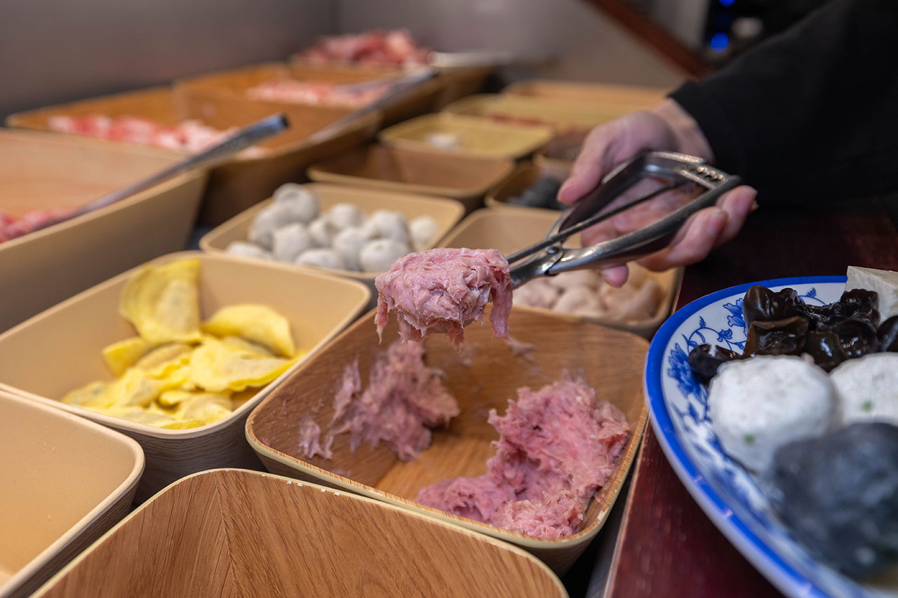 真涮吃到飽火鍋 北大店，新竹肉控必訪399起牛豬雞羊多種肉品無限吃！蔬食炸物飲料冰品自助吧隨你拿，最新2026新竹美食推薦 27
