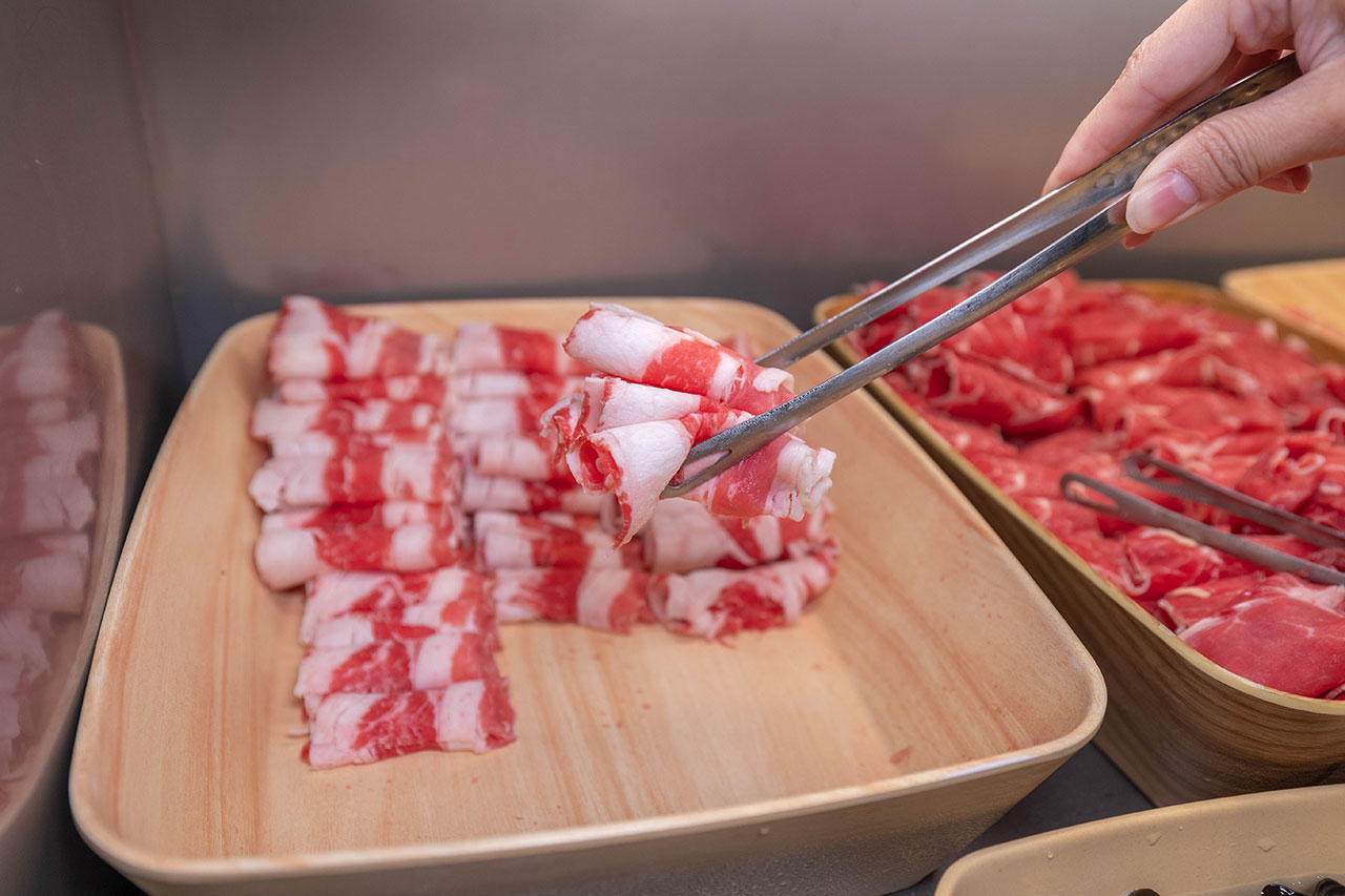 真涮吃到飽火鍋 北大店，新竹肉控必訪399起牛豬雞羊多種肉品無限吃！蔬食炸物飲料冰品自助吧隨你拿，最新2026新竹美食推薦 13