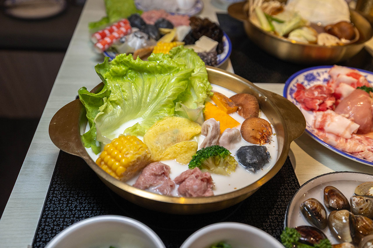 真涮吃到飽火鍋 北大店，新竹肉控必訪399起牛豬雞羊多種肉品無限吃！蔬食炸物飲料冰品自助吧隨你拿，最新2026新竹美食推薦 55