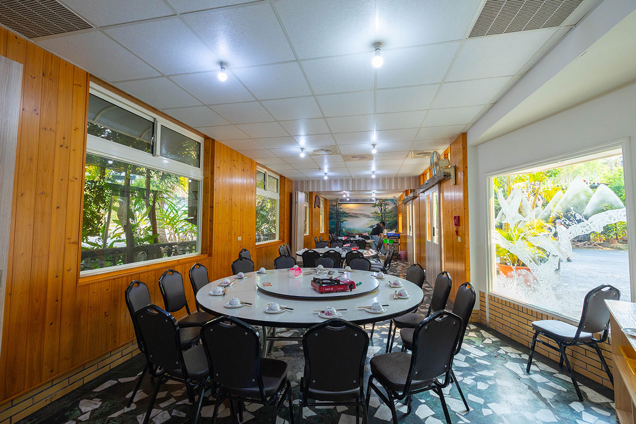 綠野山莊 花園餐廳，高雄隱藏版小火車送餐！爆汁鹽焗雞、超澎湃桌菜秘境，最新 2026 高雄合菜聚餐首選地圖 23