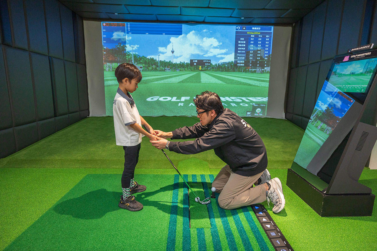 GOLF MONSTERS｜室內竟然也能打高爾夫！最新2025台北松山區景點推薦，聯誼、團建、商務聚會超時尚都會運動，不怕風吹雨淋的台北高爾夫球場推薦 69