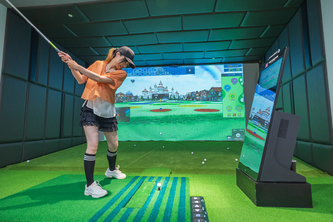 GOLF MONSTERS｜室內竟然也能打高爾夫！最新2025台北松山區景點推薦，聯誼、團建、商務聚會超時尚都會運動，不怕風吹雨淋的台北高爾夫球場推薦 53
