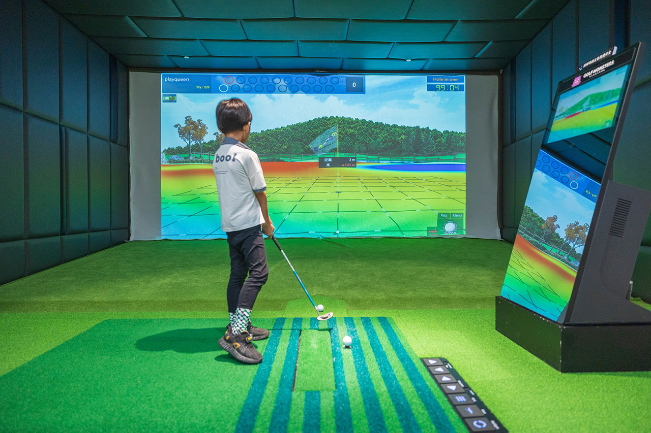 GOLF MONSTERS｜室內竟然也能打高爾夫！最新2025台北松山區景點推薦，聯誼、團建、商務聚會超時尚都會運動，不怕風吹雨淋的台北高爾夫球場推薦 73