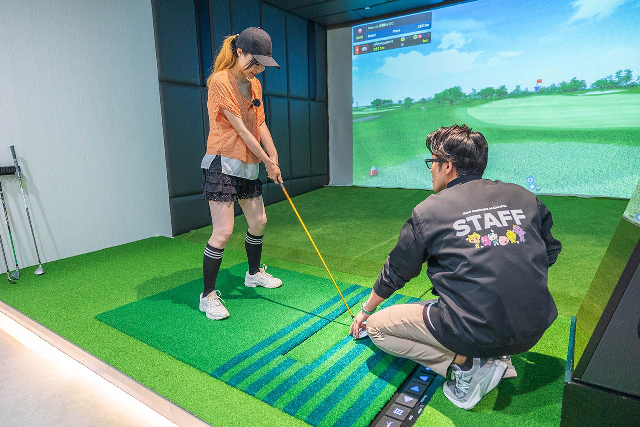 GOLF MONSTERS｜室內竟然也能打高爾夫！最新2025台北松山區景點推薦，聯誼、團建、商務聚會超時尚都會運動，不怕風吹雨淋的台北高爾夫球場推薦 35