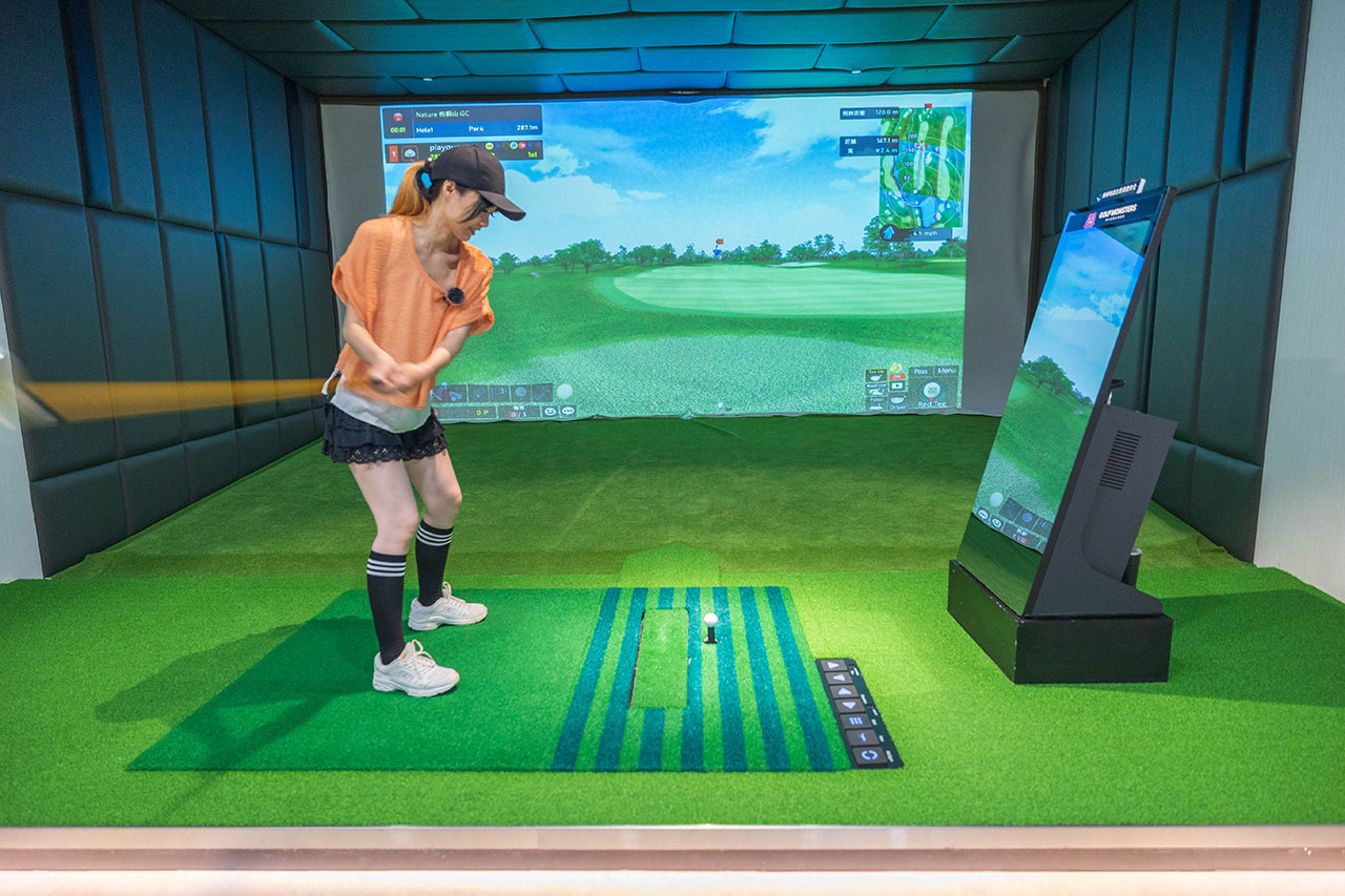 GOLF MONSTERS｜室內竟然也能打高爾夫！最新2025台北松山區景點推薦，聯誼、團建、商務聚會超時尚都會運動，不怕風吹雨淋的台北高爾夫球場推薦 37