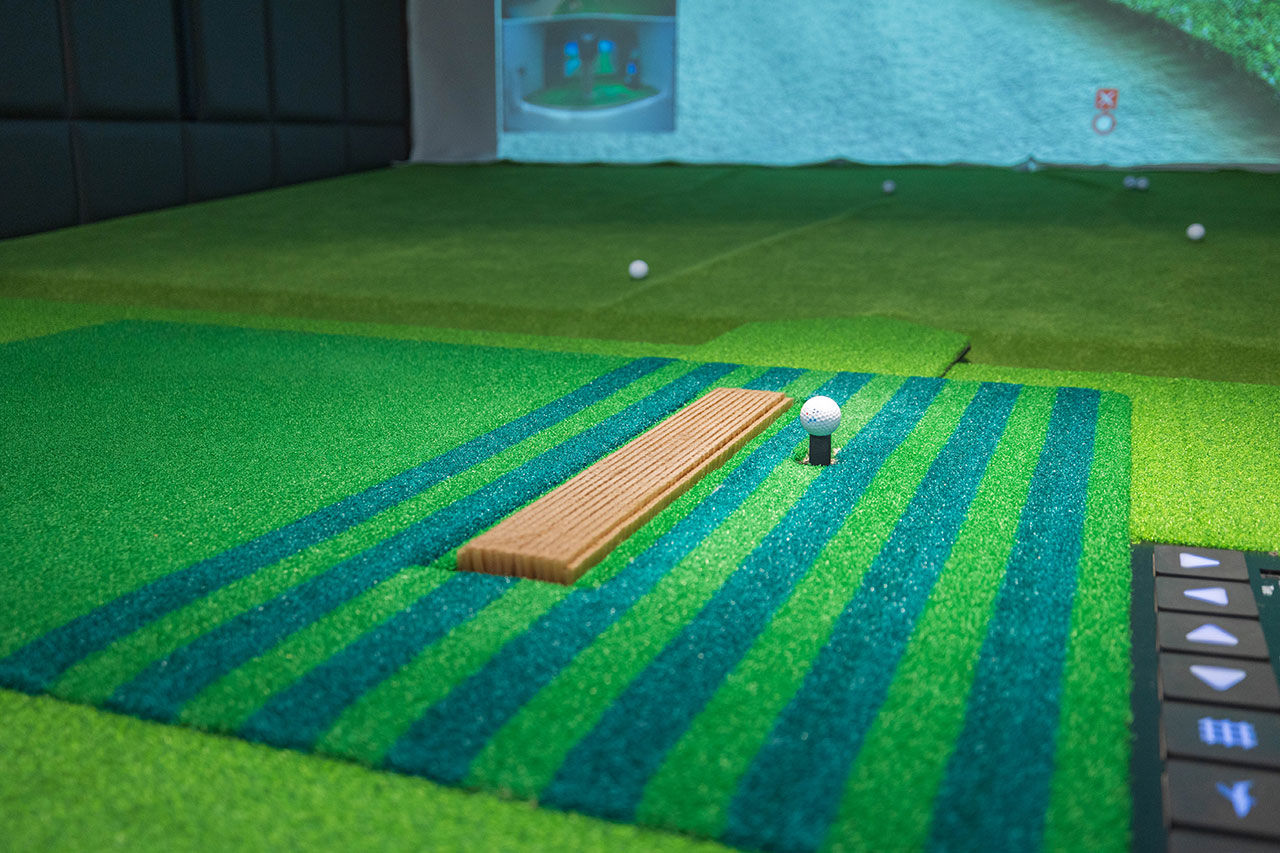 GOLF MONSTERS｜室內竟然也能打高爾夫！最新2025台北松山區景點推薦，聯誼、團建、商務聚會超時尚都會運動，不怕風吹雨淋的台北高爾夫球場推薦 45