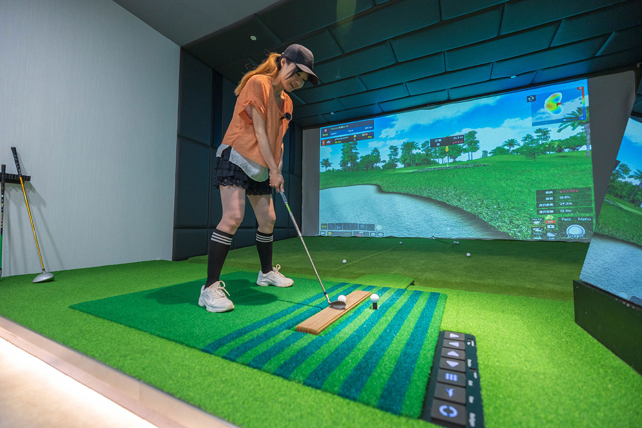 GOLF MONSTERS｜室內竟然也能打高爾夫！最新2025台北松山區景點推薦，聯誼、團建、商務聚會超時尚都會運動，不怕風吹雨淋的台北高爾夫球場推薦 47
