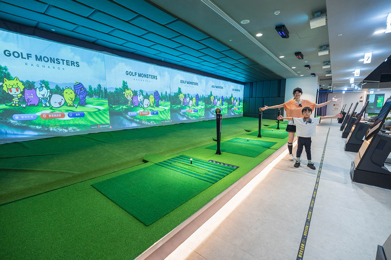 GOLF MONSTERS｜室內竟然也能打高爾夫！最新2025台北松山區景點推薦，聯誼、團建、商務聚會超時尚都會運動，不怕風吹雨淋的台北高爾夫球場推薦 11