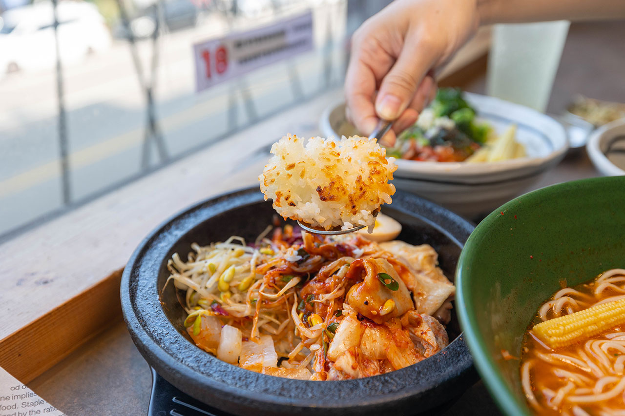 阿里郎食堂|台中竟然有這間韓式麵店,比臉大牛小排加麵免費再送小菜!最新台中中科博館美食推薦,2025台中西區美食推薦 46 阿里郎食堂|台中竟然有這間韓式麵店,比臉大牛小排加麵免費再送小菜!最新台中中科博館美食推薦,2025台中西區美食推薦 45