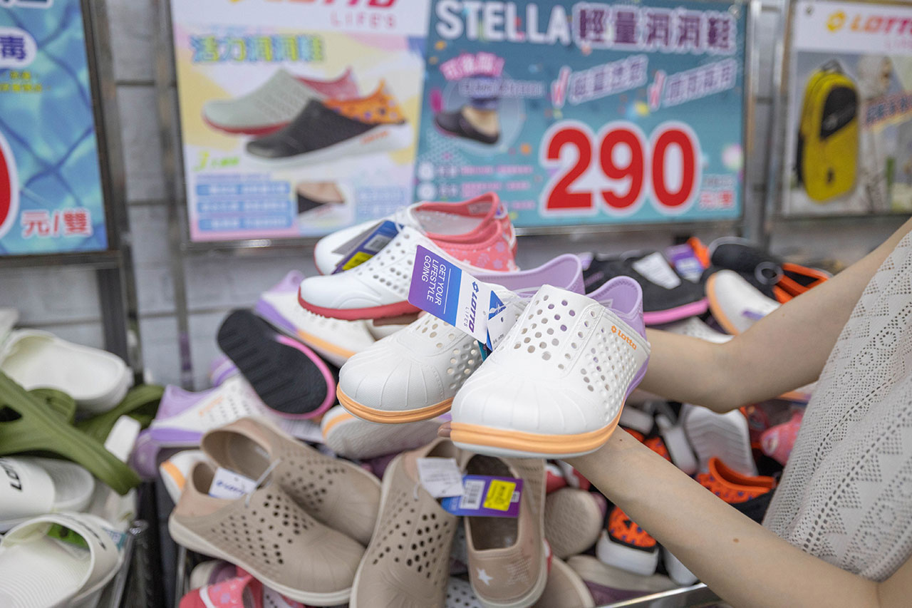 美力運動世界台中中清特賣會報到!全館下殺1折起童鞋、運動鞋、工作鞋都超便宜,前30名早鳥再享7折,還有超多買一送一活動!大雅鞋子特賣會來啦~ 76 美力運動世界台中中清特賣會報到!全館下殺1折起童鞋、運動鞋、工作鞋都超便宜,前30名早鳥再享7折,還有超多買一送一活動!大雅鞋子特賣會來啦~ 75