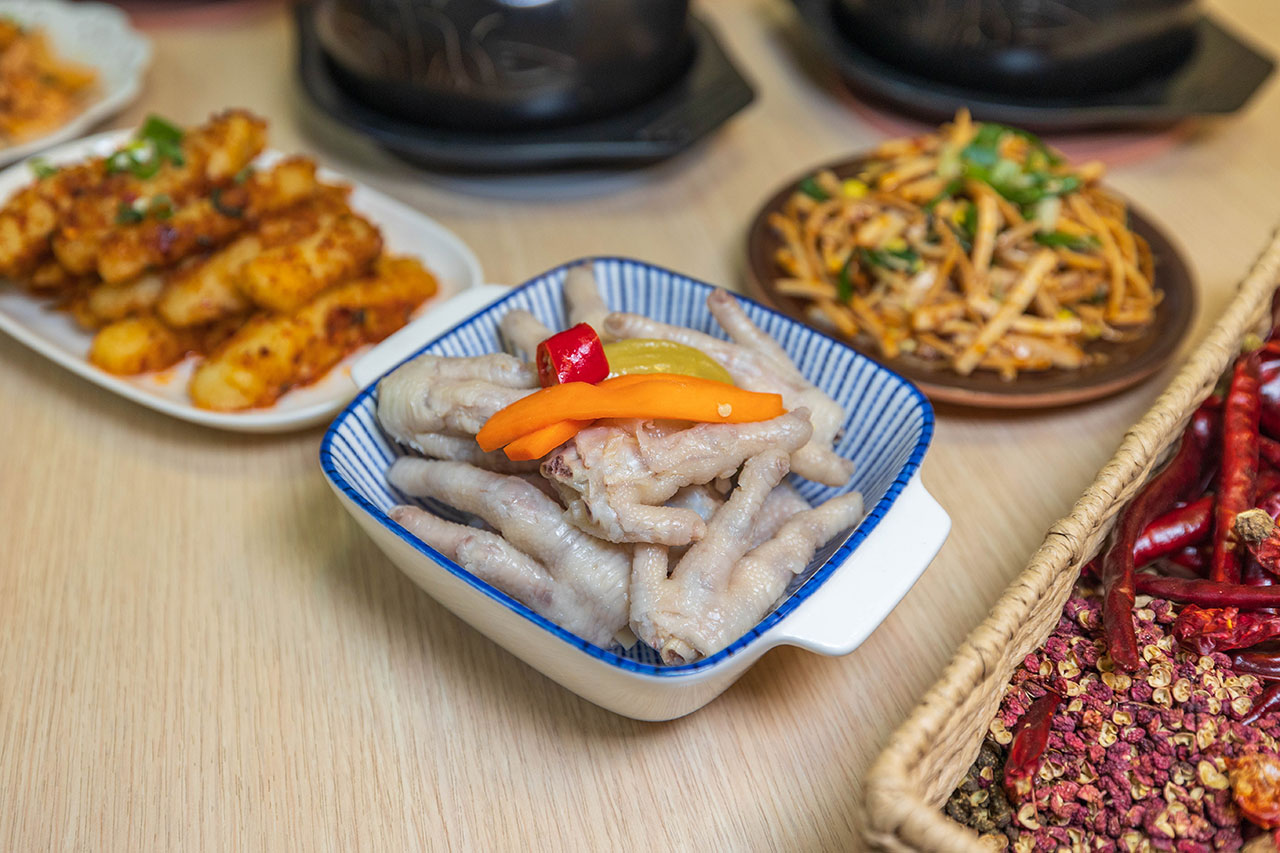 川麵道北平店｜台中正宗四川味罐罐米線，7種特調湯頭獨特泡椒辛香料陶罐燉煮砂鍋，一吃上癮的台中北屯美食推薦