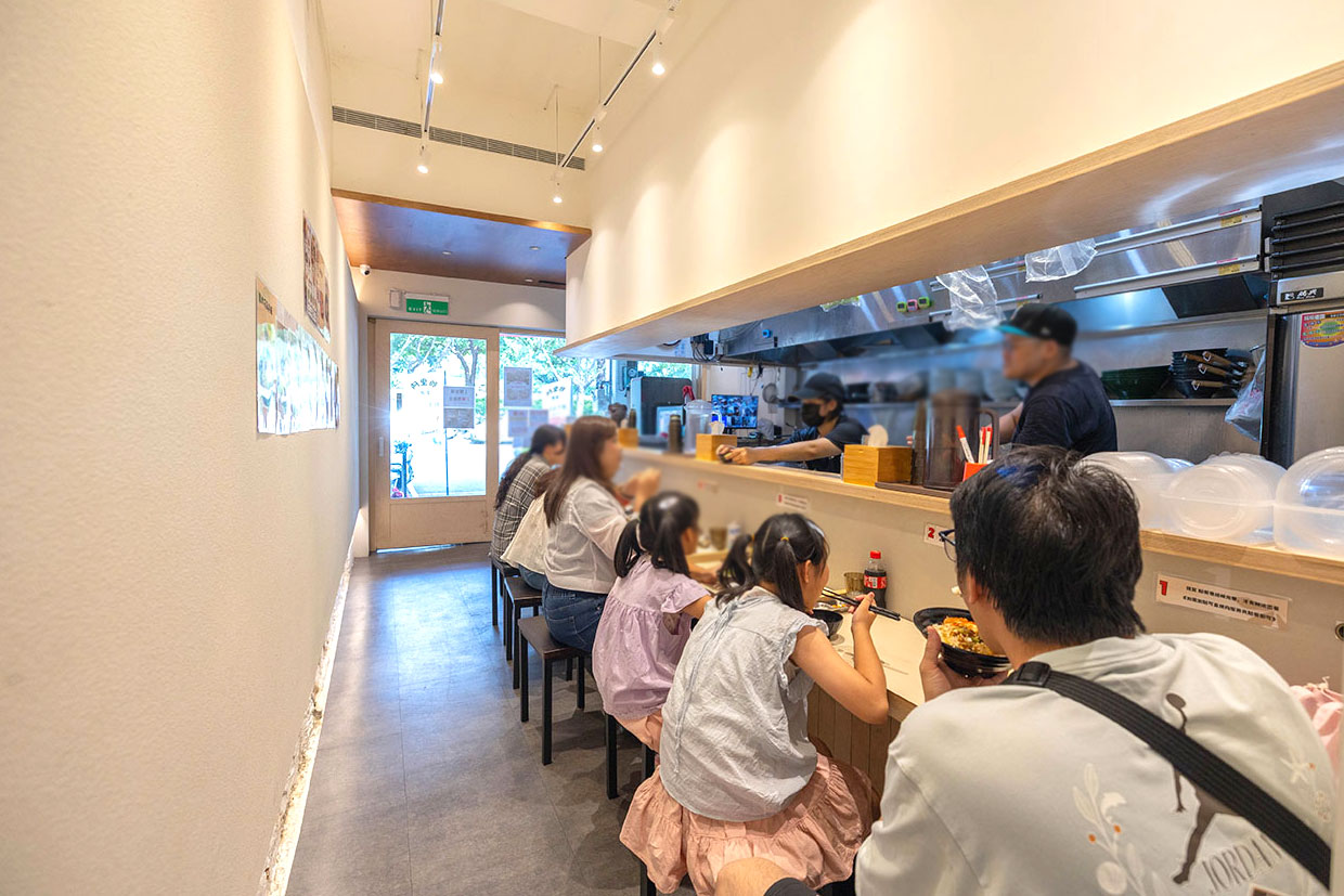 阿里郎食堂|台中竟然有這間韓式麵店,比臉大牛小排加麵免費再送小菜!最新台中中科博館美食推薦,2025台中西區美食推薦 8 阿里郎食堂|台中竟然有這間韓式麵店,比臉大牛小排加麵免費再送小菜!最新台中中科博館美食推薦,2025台中西區美食推薦 7