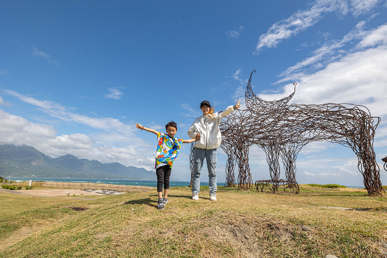 【2025台東景點推薦】台東美食景點懶人包|太麻里平交道、天空之鏡、海濱公園、北町丼飯屋,一篇玩遍10個台東秘境!邊吃邊玩還能收集慢台東旅人小卡 170 【2025台東景點推薦】台東美食景點懶人包|太麻里平交道、天空之鏡、海濱公園、北町丼飯屋,一篇玩遍10個台東秘境!邊吃邊玩還能收集慢台東旅人小卡 169