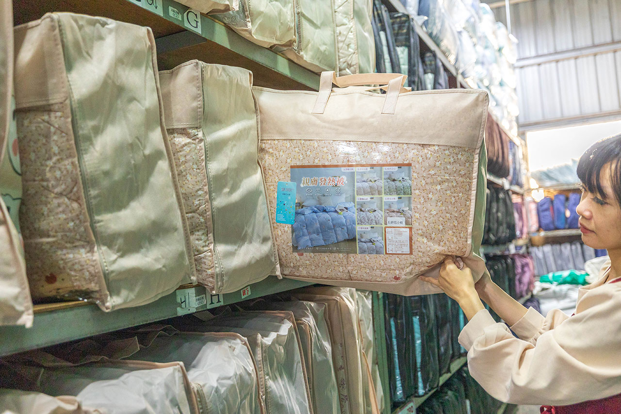 【台中大雅】2025法頌寢具原廠特賣會年末換季攻略！床包組、被單、枕頭，全館下殺1折起再買一送一，還有超多滿額好禮等你拿 305