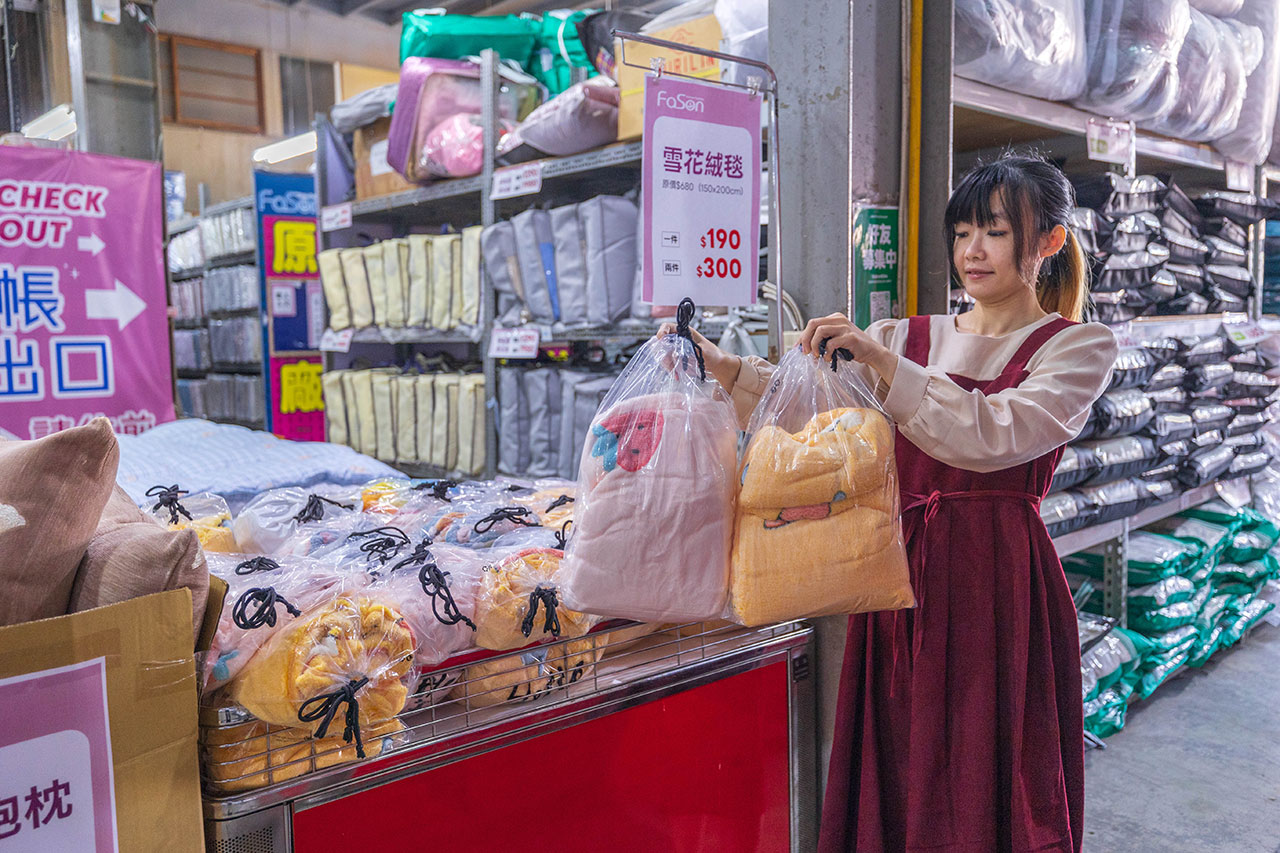 【台中大雅】2025法頌寢具原廠特賣會年末換季攻略！床包組、被單、枕頭，全館下殺1折起再買一送一，還有超多滿額好禮等你拿 271