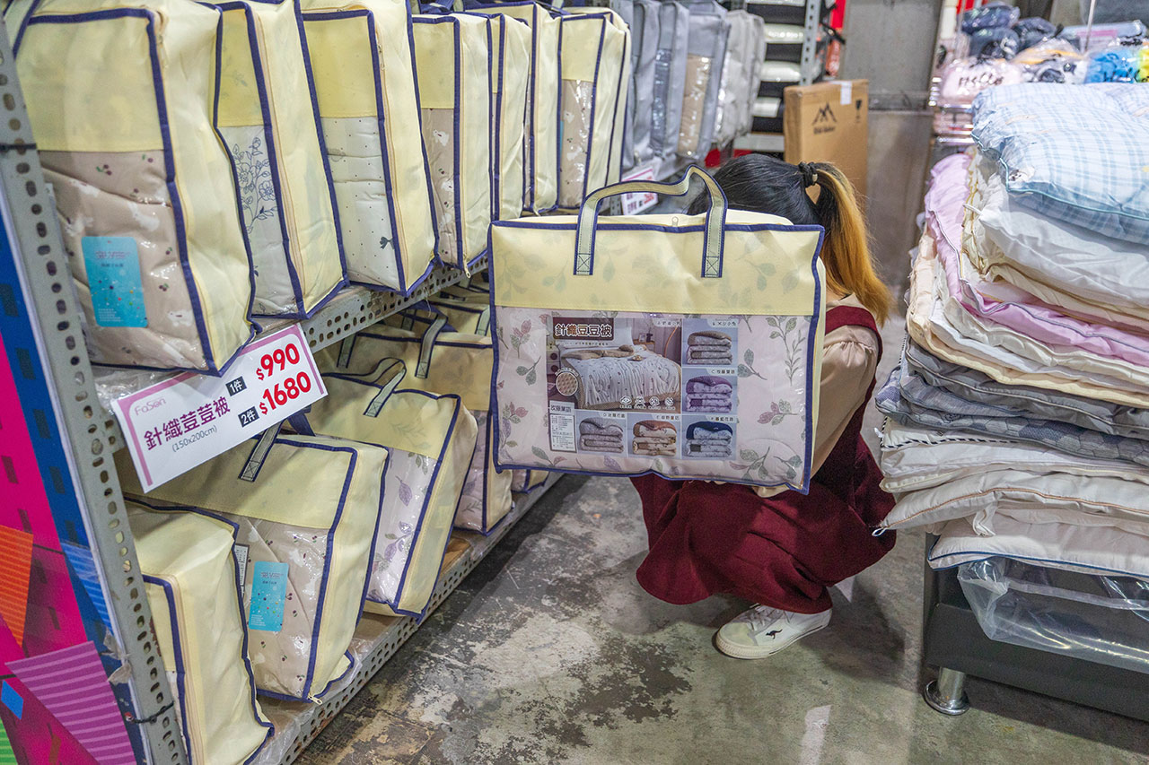 【台中大雅】2025法頌寢具原廠特賣會年末換季攻略！床包組、被單、枕頭，全館下殺1折起再買一送一，還有超多滿額好禮等你拿 343