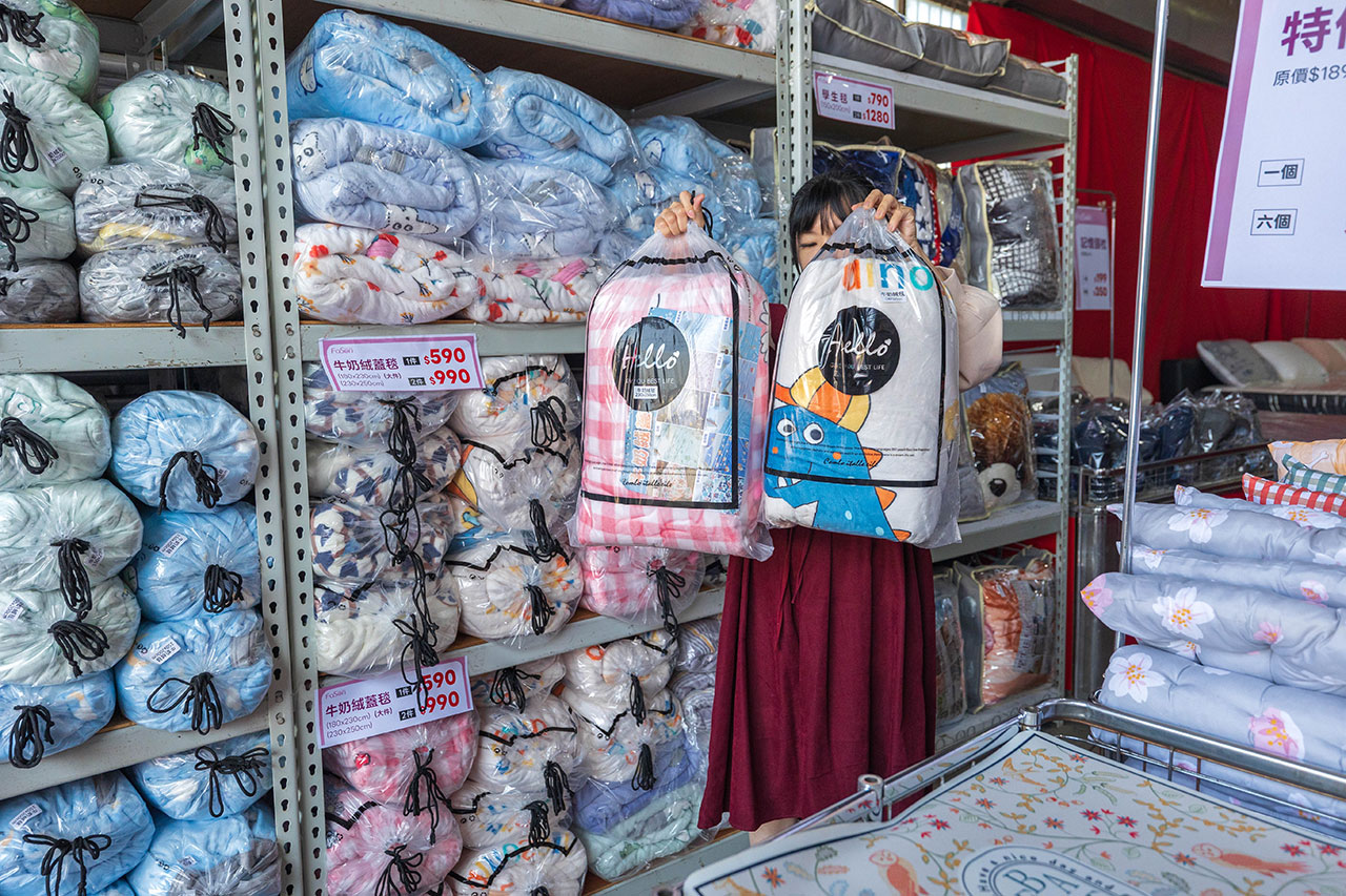 【台中大雅】2025法頌寢具原廠特賣會年末換季攻略！床包組、被單、枕頭，全館下殺1折起再買一送一，還有超多滿額好禮等你拿 261