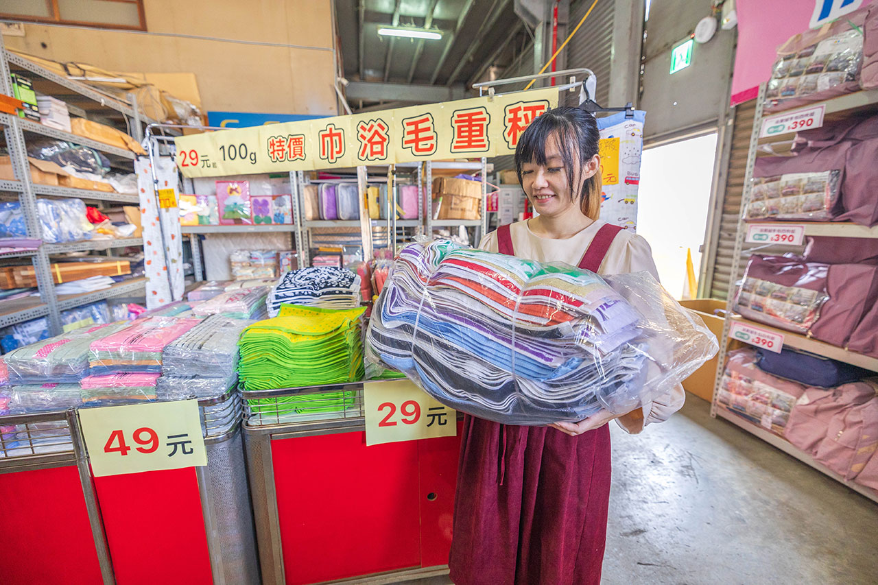 【台中大雅】2025法頌寢具原廠特賣會年末換季攻略！床包組、被單、枕頭，全館下殺1折起再買一送一，還有超多滿額好禮等你拿 361