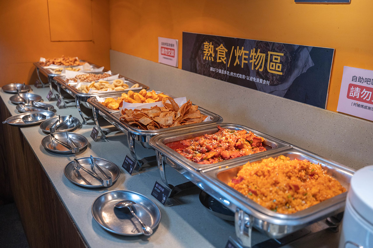 【西門町美食推薦】阿豬媽아줌마韓式烤肉吃到飽西門店，469起超狂近40多種食材自助吧吃到飽，2026台北萬華美食推薦，CP值爆表！ 231