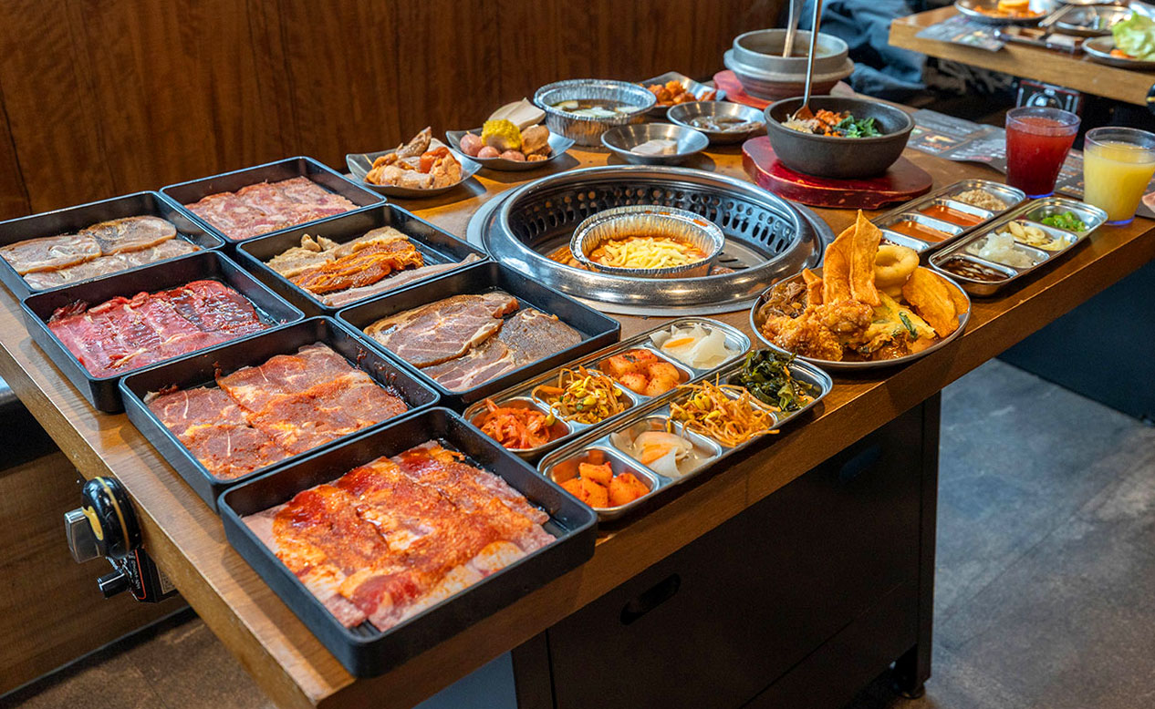 【西門町美食推薦】阿豬媽아줌마韓式烤肉吃到飽西門店，469起超狂近60種食材自助吧吃到飽，2026台北萬華美食推薦，CP值爆表！