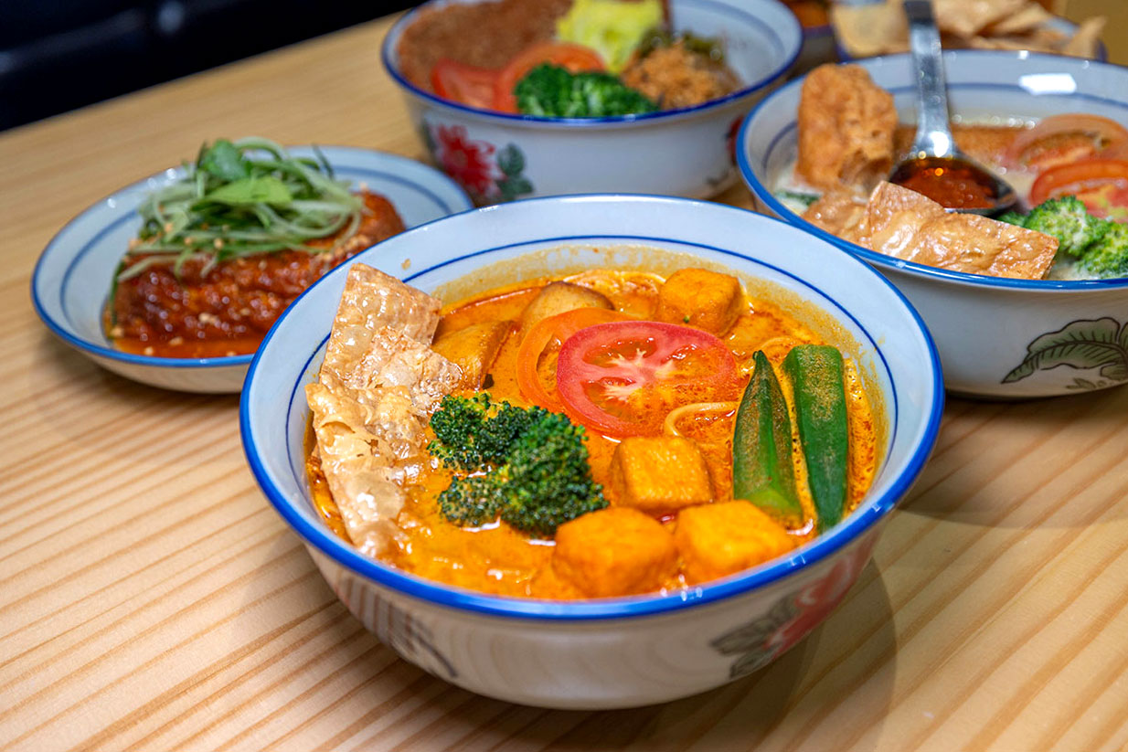 【2026台中北屯美食推薦】熱浪小島南洋蔬食，檳城白咖哩、銷魂排燒飯，自家種植南洋香料風味超頂，連肉食控都會一吃上癮！ 145