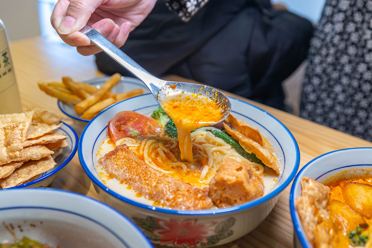 【2026台中北屯美食推薦】熱浪小島南洋蔬食，檳城白咖哩、銷魂排燒飯，自家種植南洋香料風味超頂，連肉食控都會一吃上癮！ 143