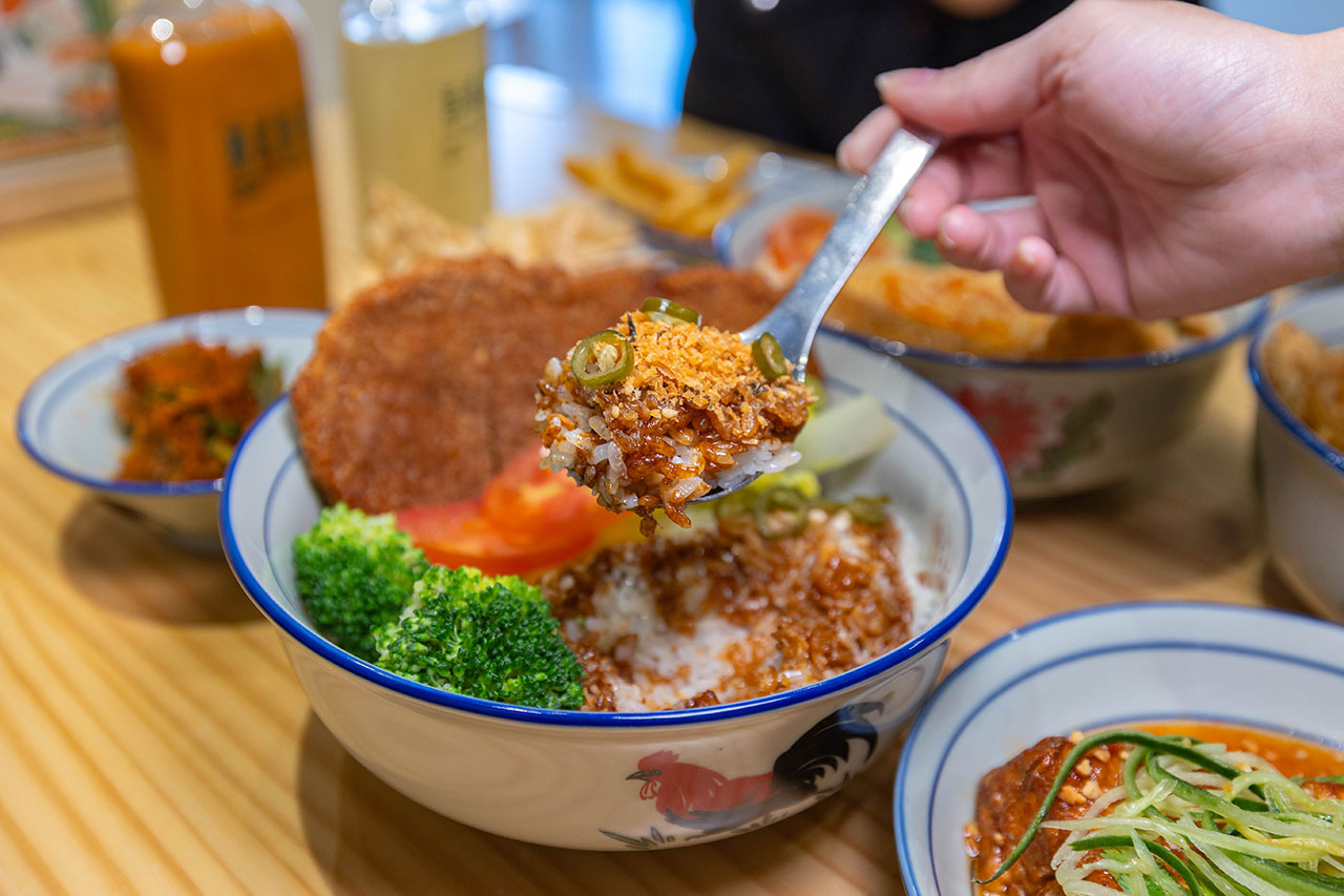 【2026台中北屯美食推薦】熱浪小島南洋蔬食，檳城白咖哩、銷魂排燒飯，自家種植南洋香料風味超頂，連肉食控都會一吃上癮！ 159