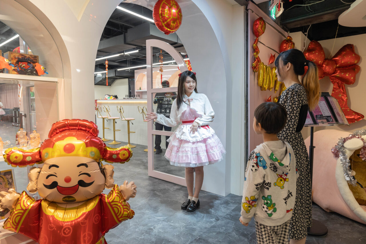 夢饗STAGE IP主題餐廳｜台中大魯閣新時代最新開幕女僕餐廳，粉絲限時優惠全館餐點買一送一，2026台中市東區美食推薦