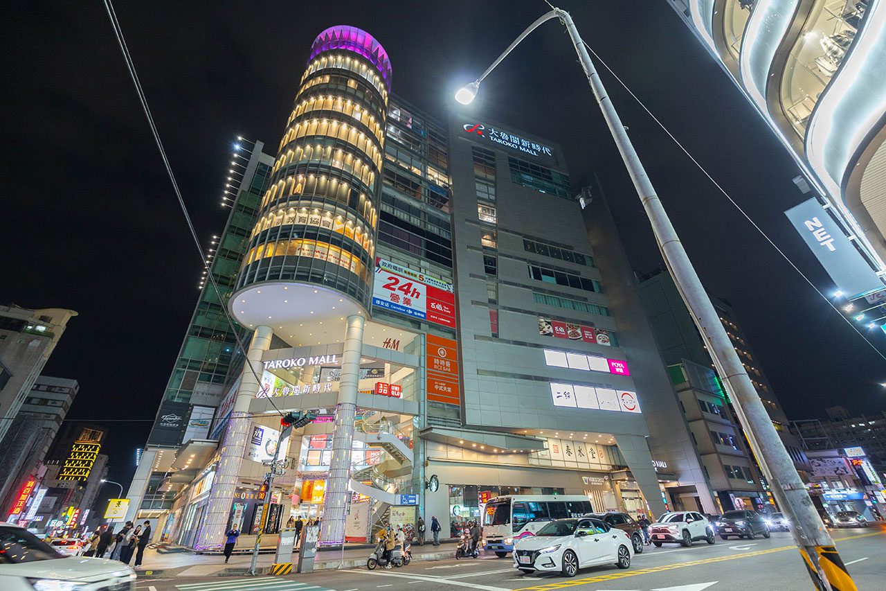 夢饗STAGE IP主題餐廳｜台中大魯閣新時代最新開幕女僕餐廳，粉絲限時優惠全館餐點買一送一，2026台中市東區美食推薦 1