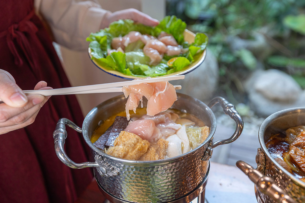 來馬食光｜苗栗親子餐廳推薦，超豐盛南洋料理冬季限定鍋物，南洋甜點下午茶美食吃到爽，2026頭份火鍋推薦！ 247