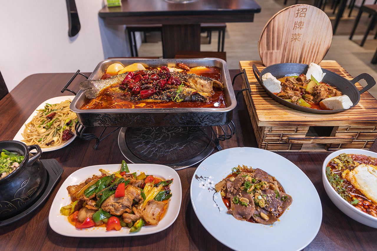 川麵道昌平店 超霸氣正宗四川泡椒烤魚 東北小地鍋 罐罐米線 台中北屯區美食推薦 川麵道昌平店 超霸氣正宗四川泡椒烤魚 東北小地鍋 罐罐米線 台中北屯區美食推薦