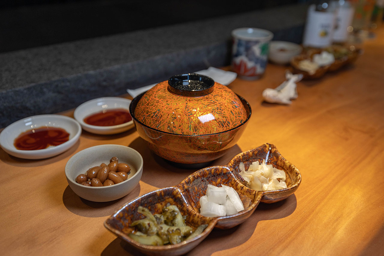 海浪壽司｜日式割烹台中無菜單料理推薦，爆量生魚壽司活體宮崎小沢蟹，超適合聚餐慶生的超大包廂用餐空間，最新2026台中北屯日本料理推薦 988