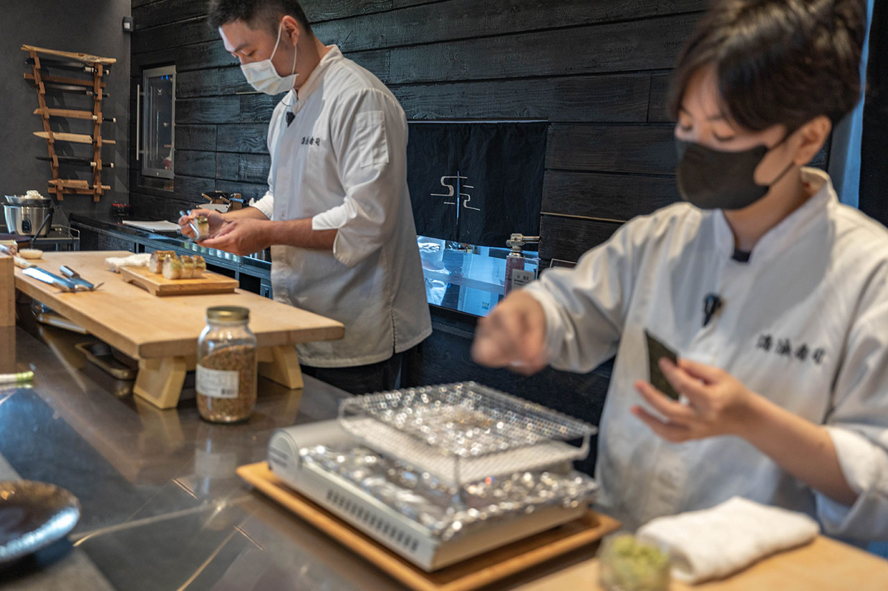 海浪壽司｜日式割烹台中無菜單料理推薦，爆量生魚壽司活體宮崎小沢蟹，超適合聚餐慶生的超大包廂用餐空間，最新2026台中北屯日本料理推薦 1040