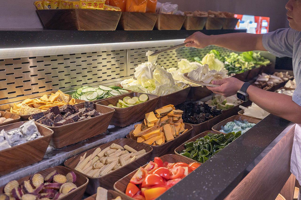 尚石苑石頭火鍋太平店｜台中超推火鍋吃到飽40種配料無限自助吧，台味特色美食滷肉飯、麵線糊、牛肉丼多種美食吃到爽2026台中太平美食推薦 11