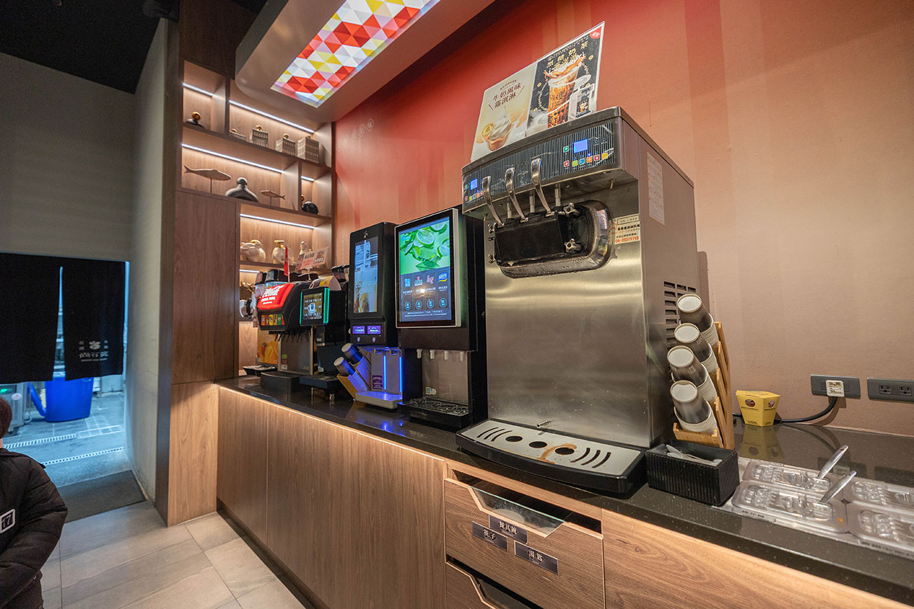 尚石苑石頭火鍋太平店｜台中超推火鍋吃到飽40種配料無限自助吧，台味特色美食滷肉飯、麵線糊、牛肉丼多種美食吃到爽2026台中太平美食推薦 93