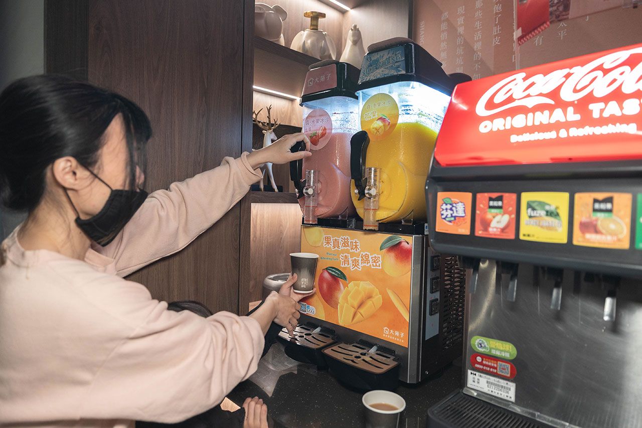 尚石苑石頭火鍋太平店｜台中超推火鍋吃到飽40種配料無限自助吧，台味特色美食滷肉飯、麵線糊、牛肉丼多種美食吃到爽2026台中太平美食推薦 95