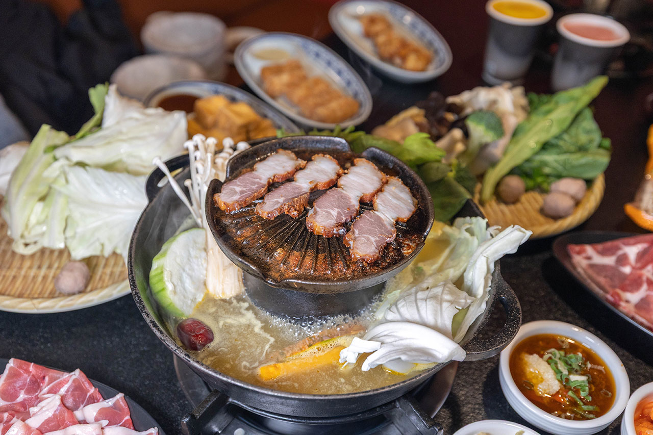 尚石苑石頭火鍋太平店｜台中超推火鍋吃到飽40種配料無限自助吧，台味特色美食滷肉飯、麵線糊、牛肉丼多種美食吃到爽2026台中太平美食推薦 37