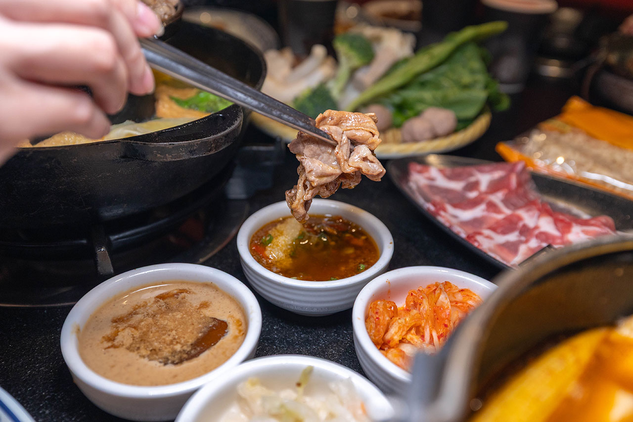 尚石苑石頭火鍋太平店｜台中超推火鍋吃到飽40種配料無限自助吧，台味特色美食滷肉飯、麵線糊、牛肉丼多種美食吃到爽2026台中太平美食推薦 67