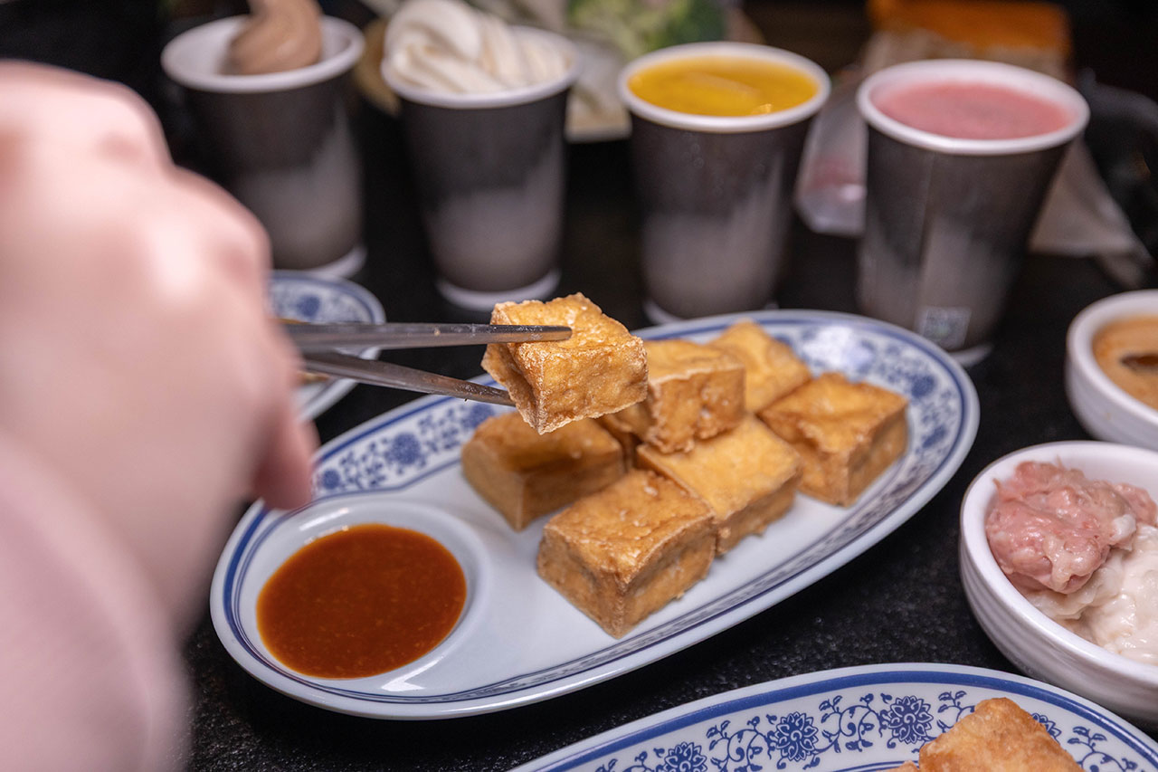 尚石苑石頭火鍋太平店｜台中超推火鍋吃到飽40種配料無限自助吧，台味特色美食滷肉飯、麵線糊、牛肉丼多種美食吃到爽2026台中太平美食推薦 85