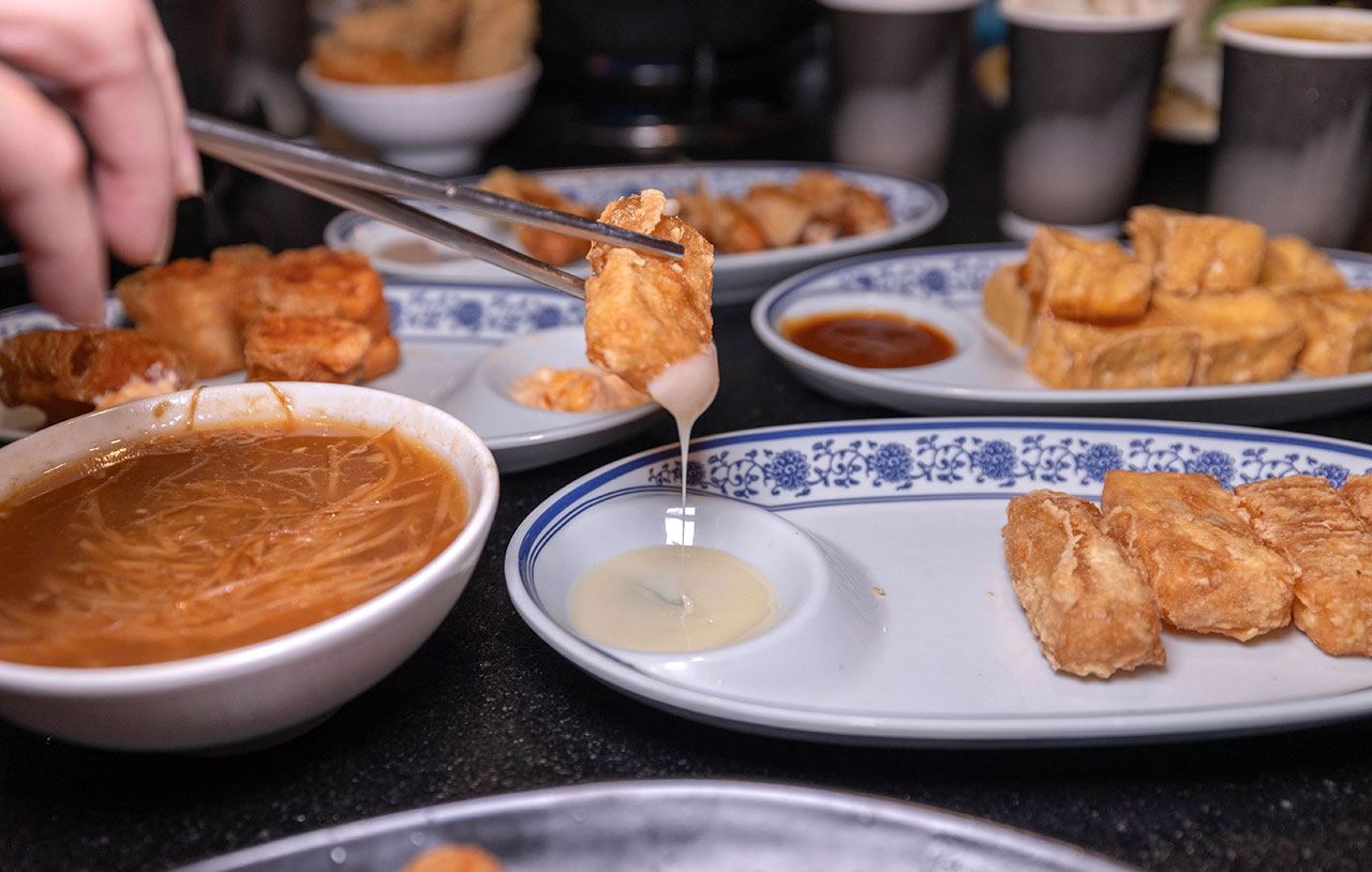 尚石苑石頭火鍋太平店｜台中超推火鍋吃到飽40種配料無限自助吧，台味特色美食滷肉飯、麵線糊、牛肉丼多種美食吃到爽2026台中太平美食推薦 91