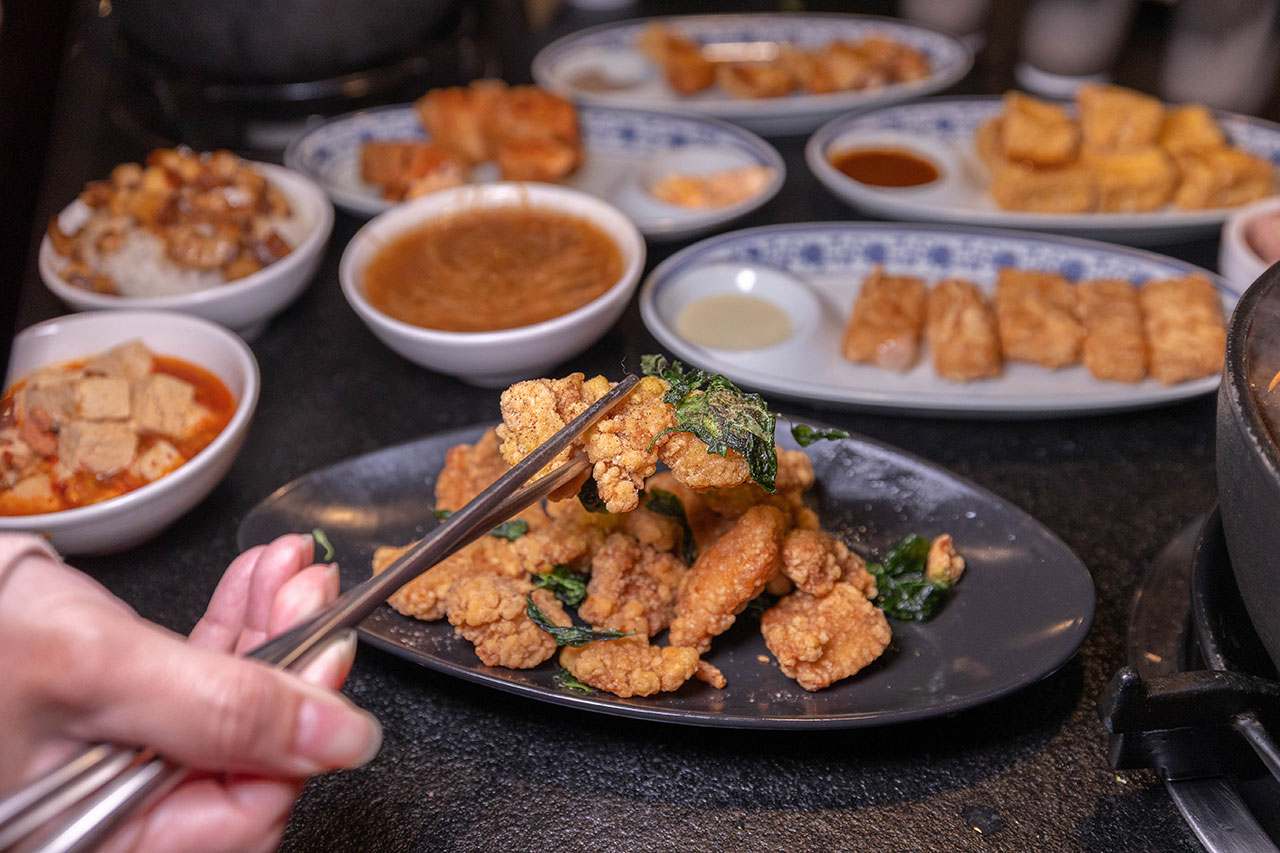 尚石苑石頭火鍋太平店｜台中超推火鍋吃到飽40種配料無限自助吧，台味特色美食滷肉飯、麵線糊、牛肉丼多種美食吃到爽2026台中太平美食推薦 81