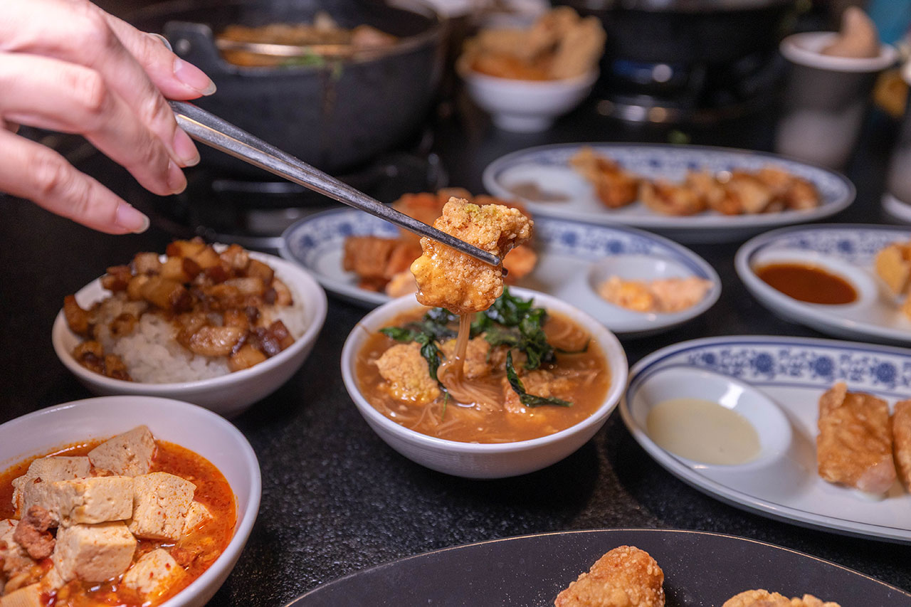 尚石苑石頭火鍋太平店｜台中超推火鍋吃到飽40種配料無限自助吧，台味特色美食滷肉飯、麵線糊、牛肉丼多種美食吃到爽2026台中太平美食推薦 83