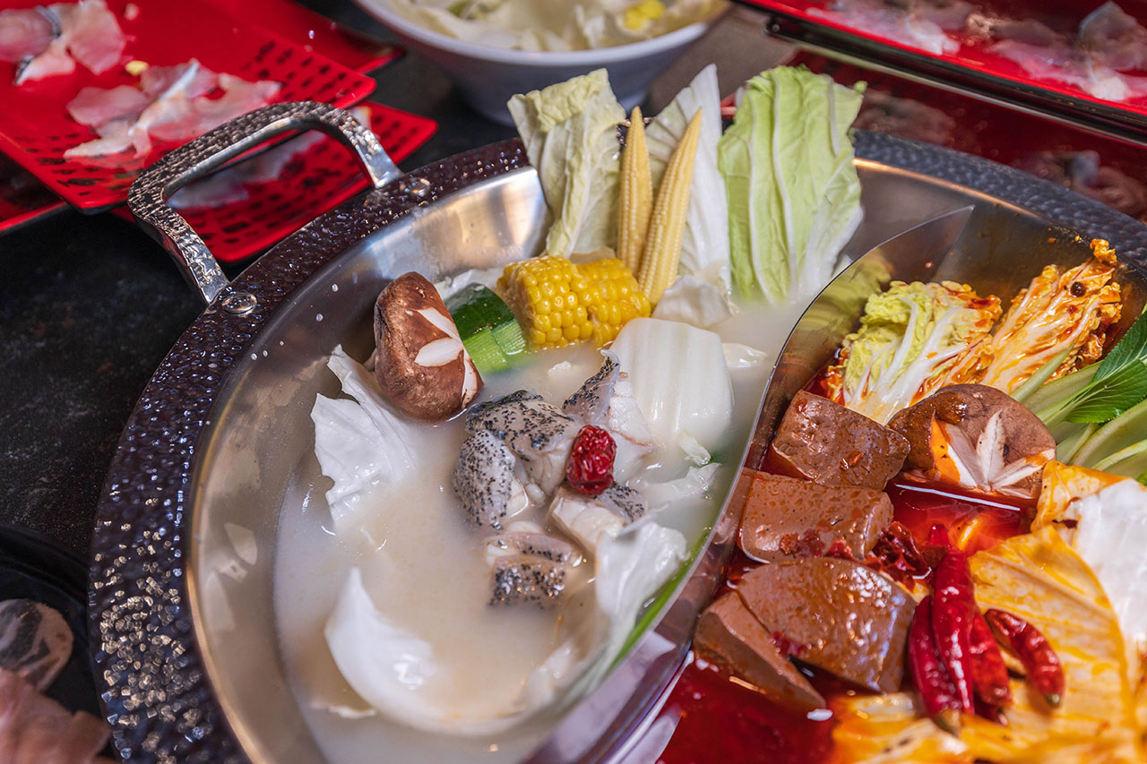 【2026台中火鍋推薦】老虎斑斑·赤斑涮｜全台首創石斑魚火鍋專賣！燜製清油鴛鴦鍋麻辣湯鮮魚湯，最新台中北屯火鍋新店報到！ 163