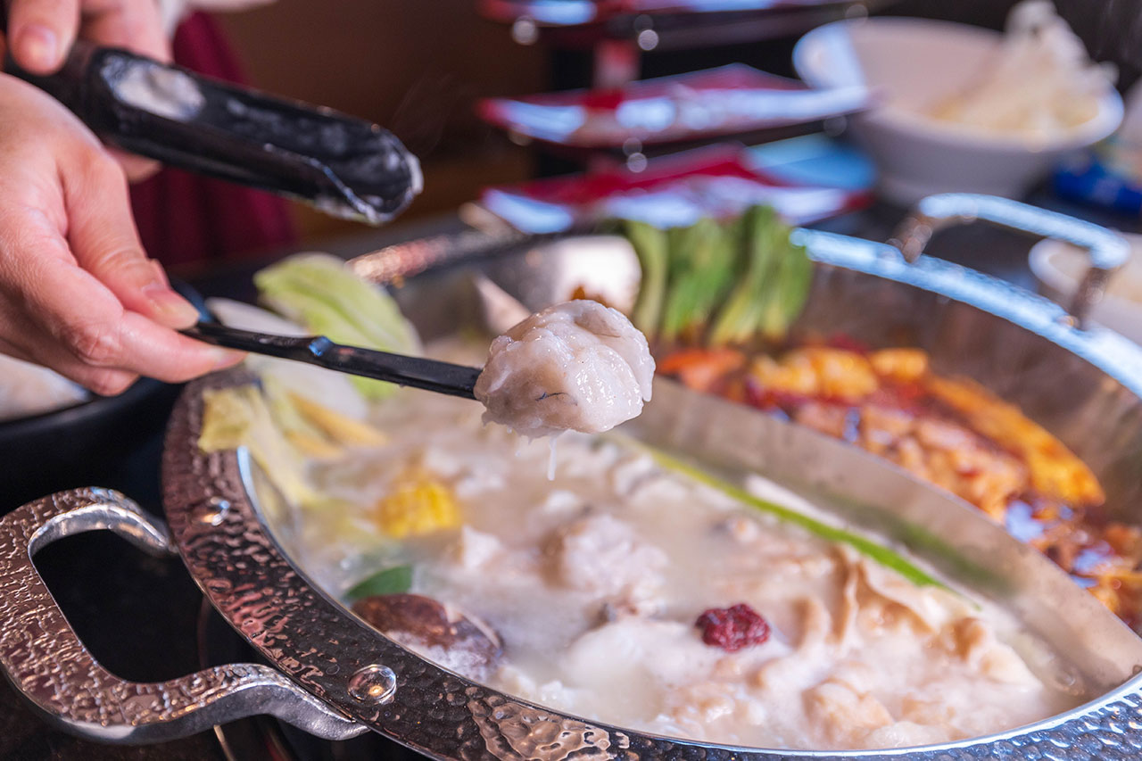 【2026台中火鍋推薦】老虎斑斑·赤斑涮｜全台首創石斑魚火鍋專賣！燜製清油鴛鴦鍋麻辣湯鮮魚湯，最新台中北屯火鍋新店報到！ 189