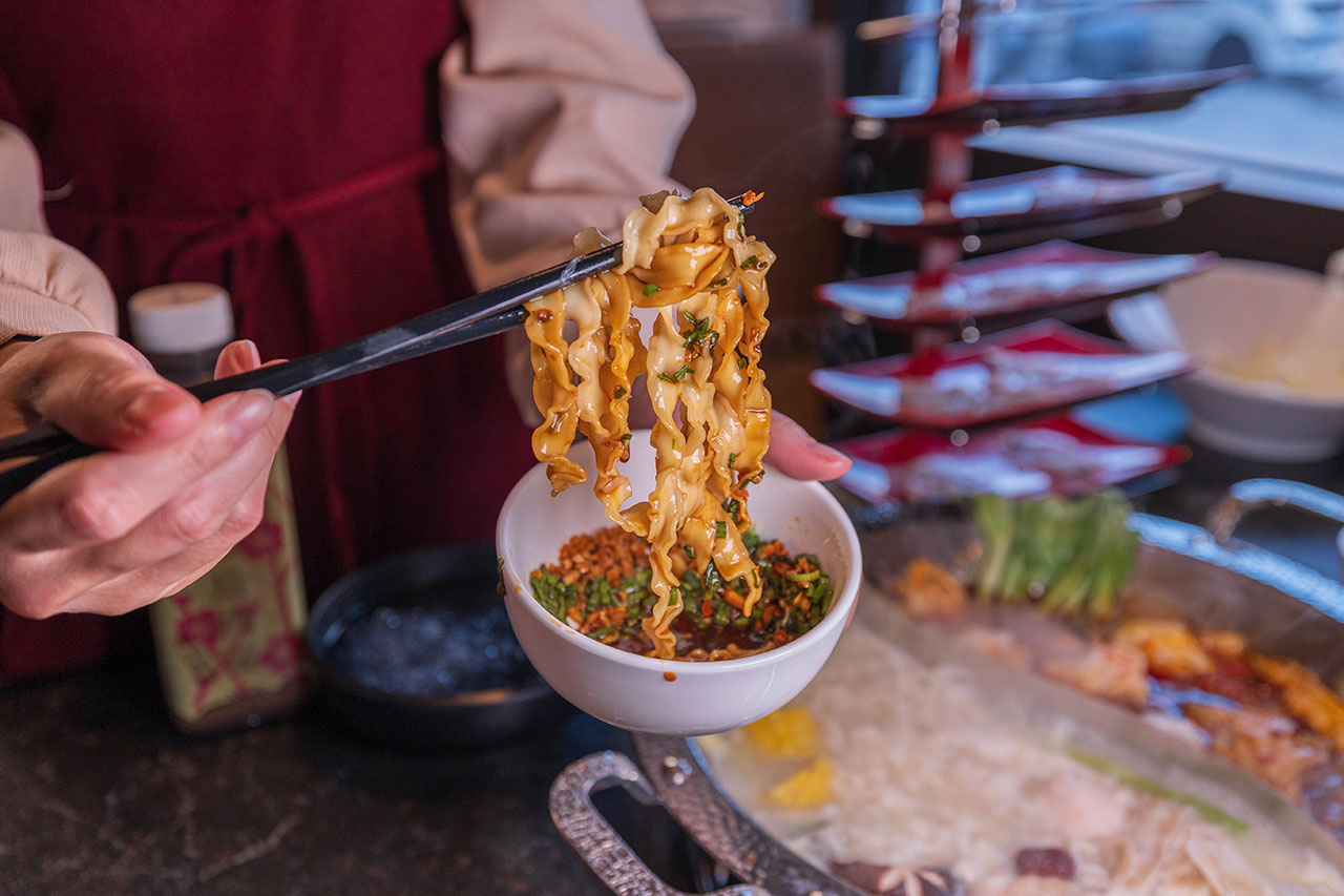 【2026台中火鍋推薦】老虎斑斑·赤斑涮｜全台首創石斑魚火鍋專賣！燜製清油鴛鴦鍋麻辣湯鮮魚湯，最新台中北屯火鍋新店報到！ 201